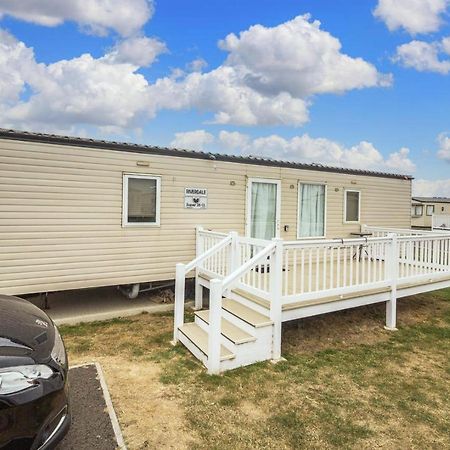 Caravan With Decking At Martello Beach Nearby Clacton-On-Sea Ref 29017Kv Clacton-on-Sea Exterior foto